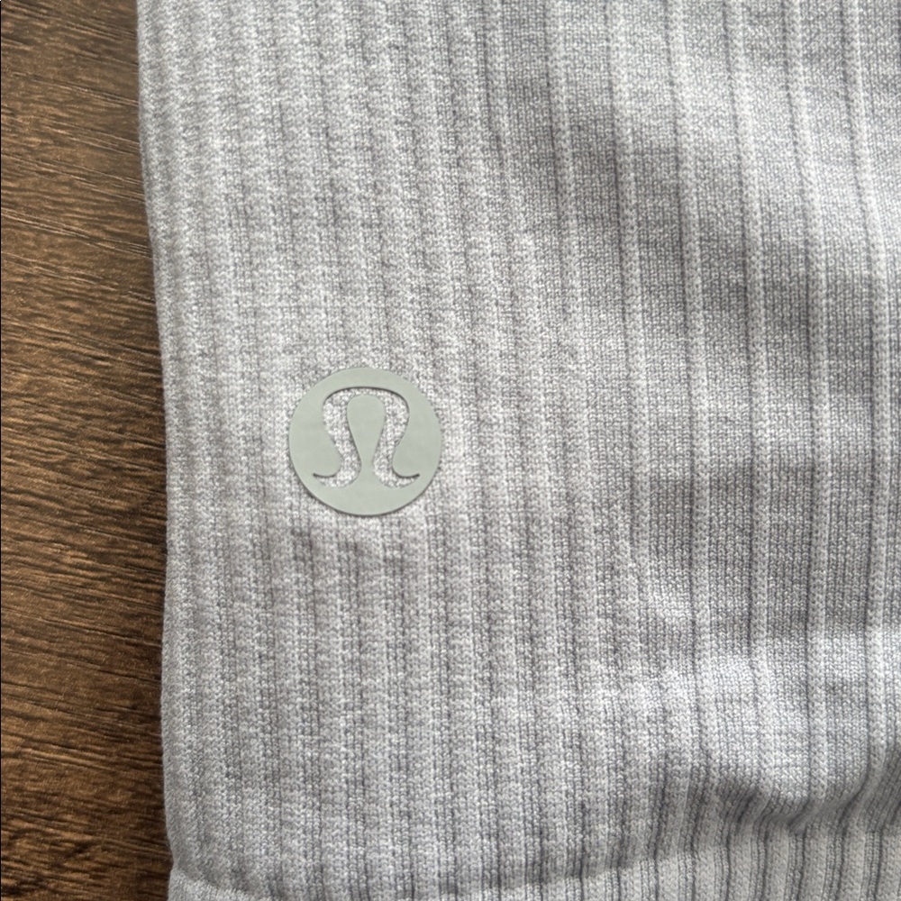 Lululemon Ebb to Street Long Sleeve Shirt Chambray Blue Size 2 - Picture 4 of 7